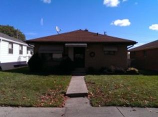 5766 N 98th St, Milwaukee, WI 53225