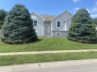 701 NW 51st Ter, Kansas City, MO 64118