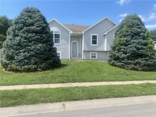 701 NW 51st Ter, Kansas City, MO 64118