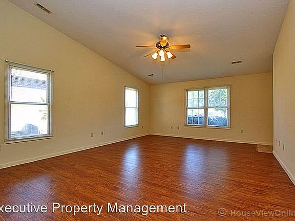 4th image of 1035 Aaron Dr