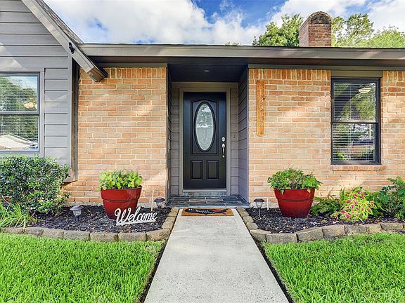 4th image of 13915 Vinehill Dr