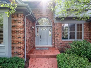 4599 Hycliffe Dr, Troy, MI