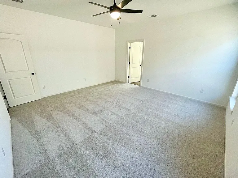 11628 Water View Ave — Photo 5