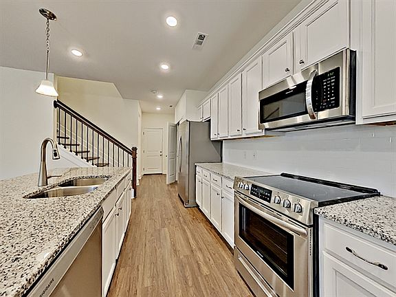 3rd image of 5221 Lake Maxwell Dr