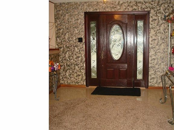 4th image of 602 Laramie Pl