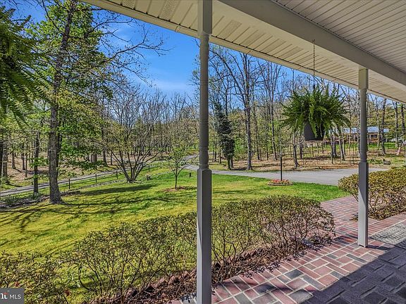 5th image of 45 Cleaveland Acres Ct
