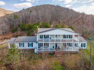 270 Huckleberry Ln, Narrows, VA 24124
