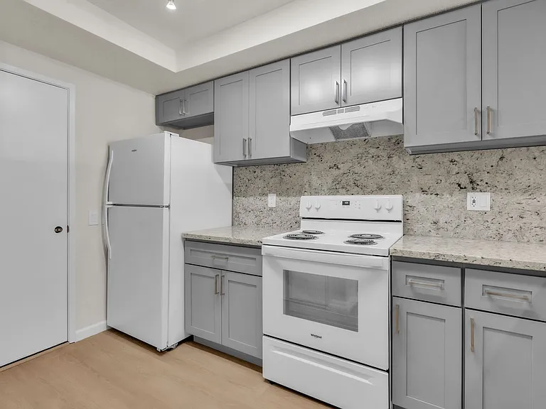 5226 Hemlock St #35 — Photo 11