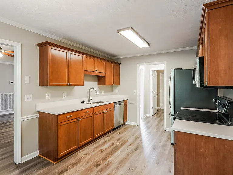 417 Saint Francis Ave — Photo 8