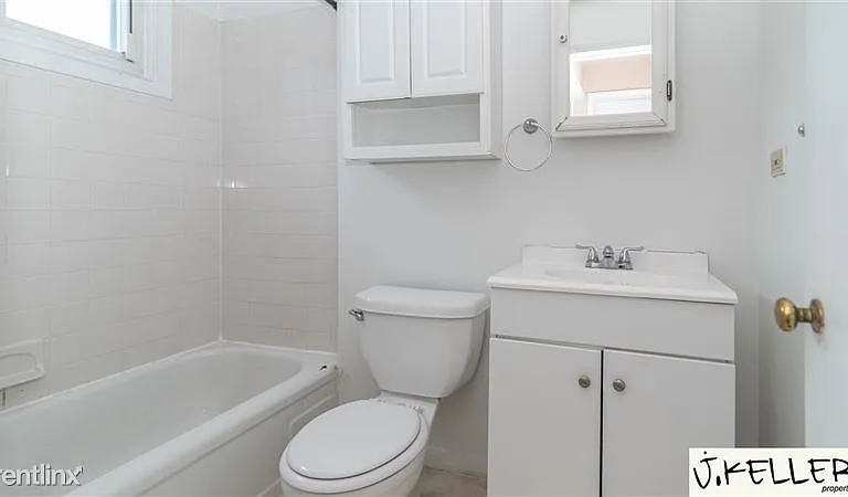 914 Woodlawn Ave — Photo 24