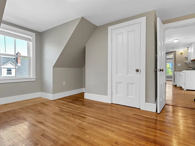 28 Evergreen St #3 — Photo 11