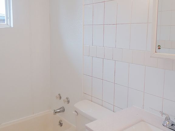 5th image of 126 James St