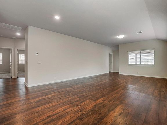 2nd image of 3002 Montrose Ct