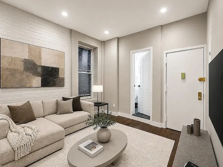 338 W 17th St #1E — Photo 2