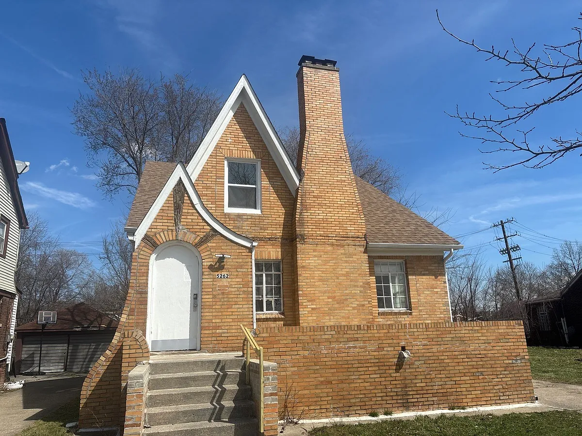 Building Photo - 15065 Gilchrist St