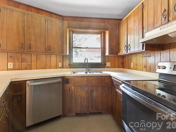 4th image of 188 Woodfern Dr #11