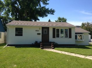 521 11th St NW, East Grand Forks, MN 56721