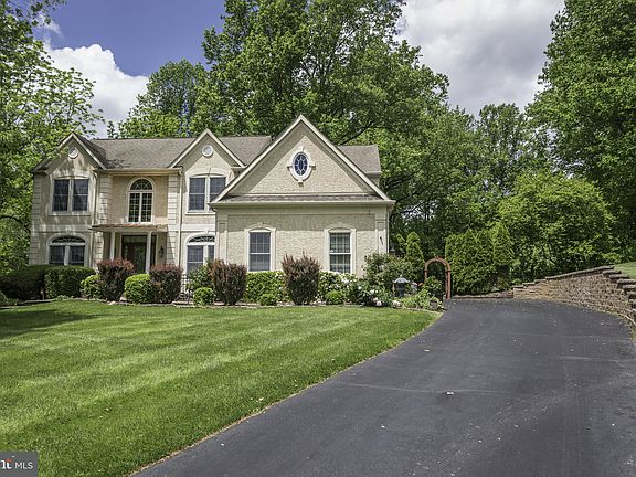 2nd image of 22 Taylors Mill Ln