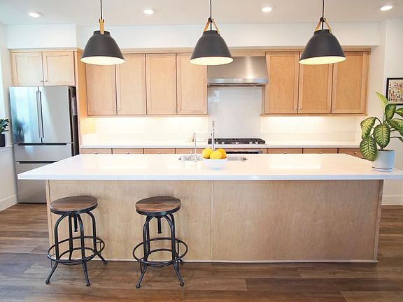 3rd image of 2929 Corvin Dr #205