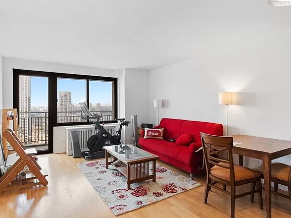 3rd image of 201 W 70th St APT 28A
