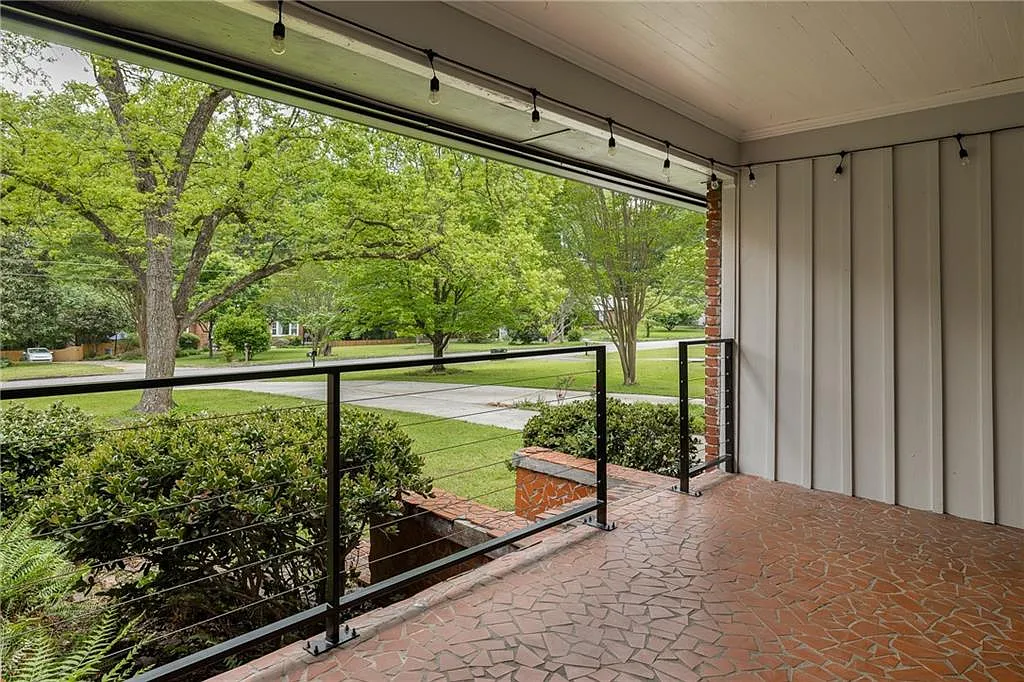 2 bed, 1.0 bath, 1512 sqft, $2,100 — Photo 3