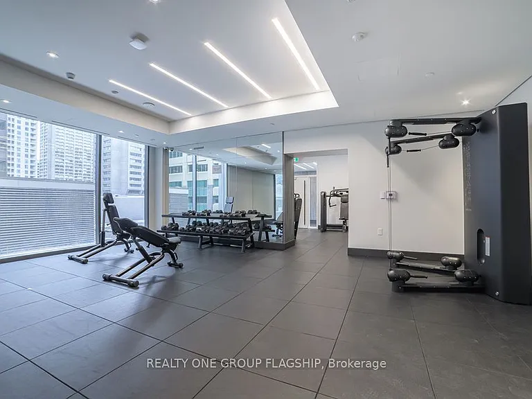 8 Cumberland St #701 — Photo 20