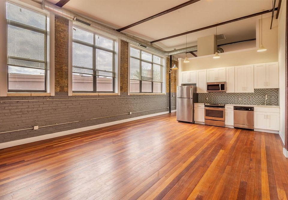 1st image of 3421 Richmond St APT 207