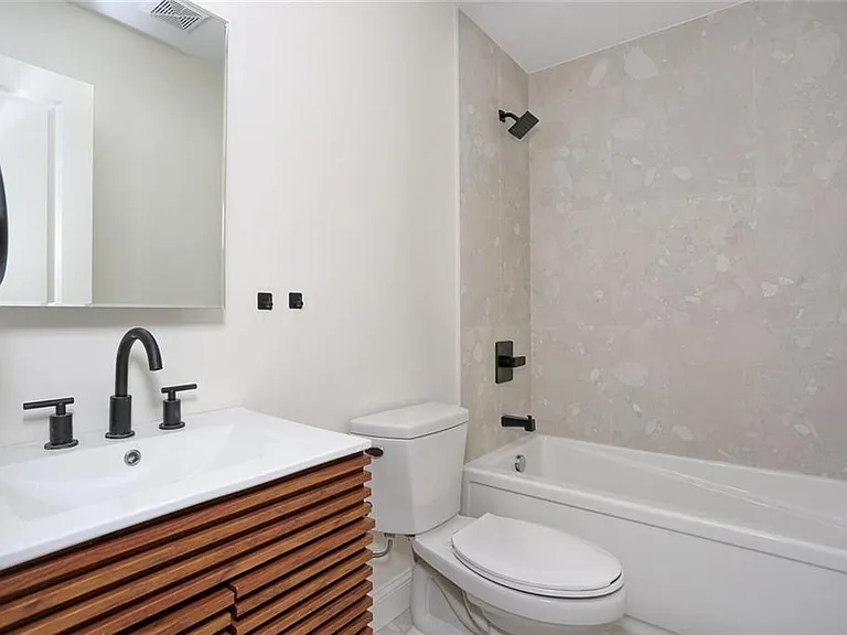1097 W Route 1 #211-1 — Photo 25