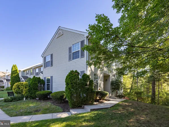 118 Village Dr, Schwenksville, PA 19473