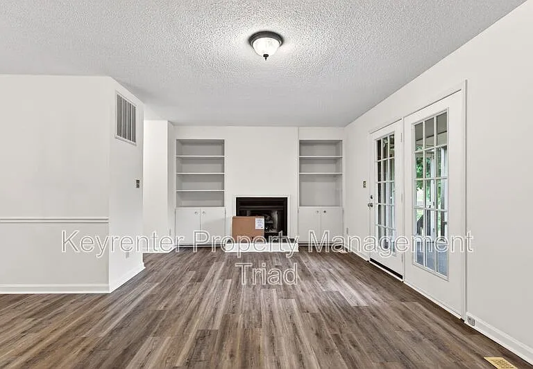 1223 Watermark Ct — Photo 3