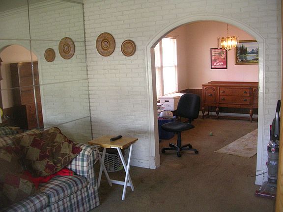 3rd image of 5553 W Warwick Ave
