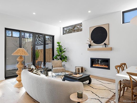 5th image of 3368 W 32nd Avenue