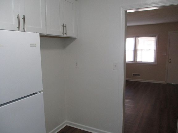 3rd image of 172 Cherry St #A