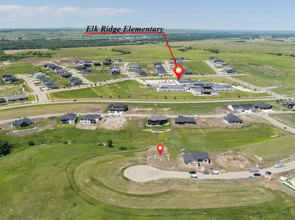4216 Ruminant Cir, Bismarck, ND 58503