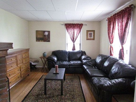 4th image of 327 Irvine Pl
