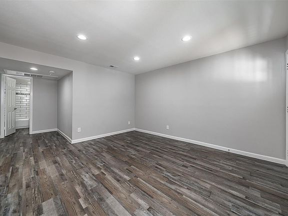 2nd image of 4708 San Jacinto St #103