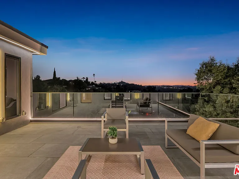 7966 Mulholland Dr — Photo 59