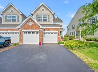 1155 Falcon Ridge Dr, Elgin, IL 60124