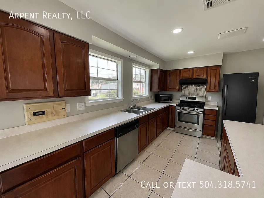 3 bed, 1600 sqft, $1,800 — Photo 3