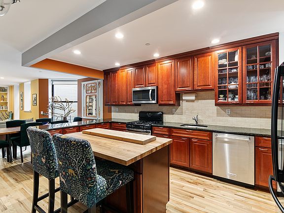 3rd image of 103 W 118th St APT 3A