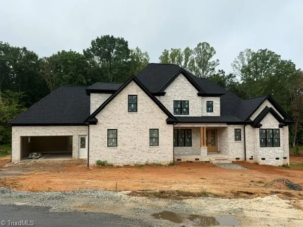 7603 Pemberley Dr, Oak Ridge, NC 27310