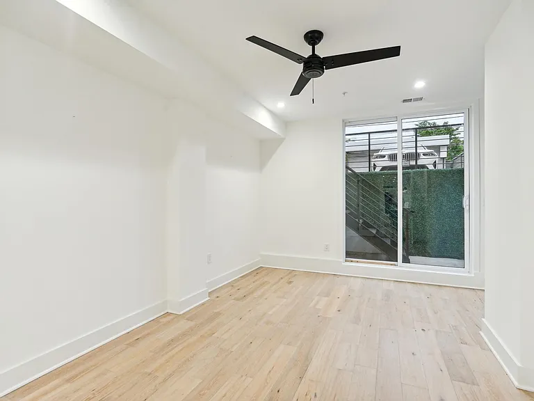 1111 K St NE #2 — Photo 15