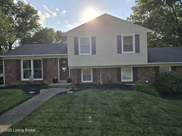 8010 Northern Spy Dr, Louisville, KY 40228