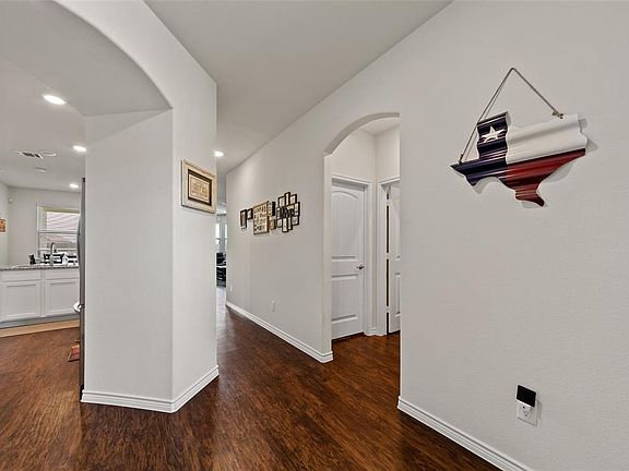 5th image of 578 McKenna Dr