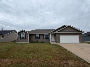 820 W Stewart Street, Bolivar, MO 65613