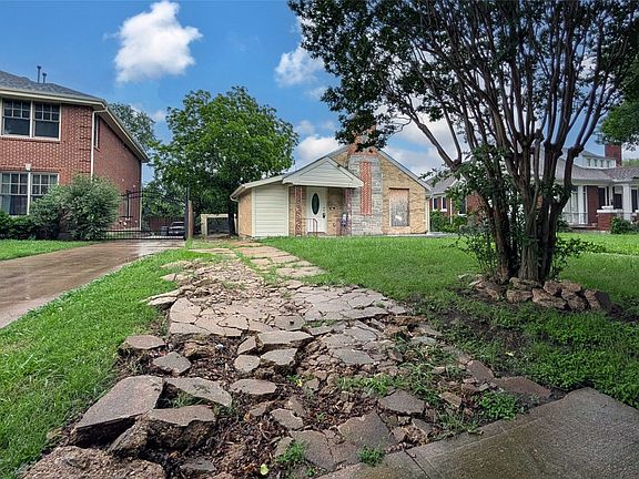 3rd image of 2718 South Blvd