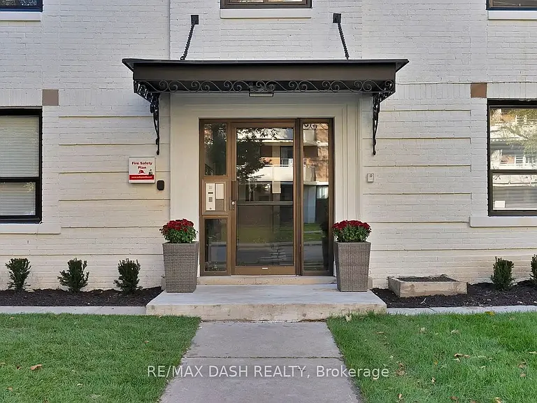 50 Raglan Ave #5 — Photo 4