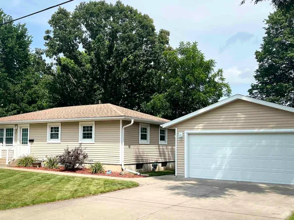 201 Merton Ave, Lodi, WI 53555