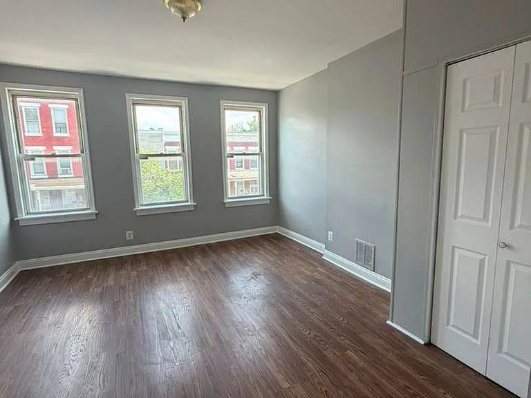 1814 Penrose Ave — Photo 11
