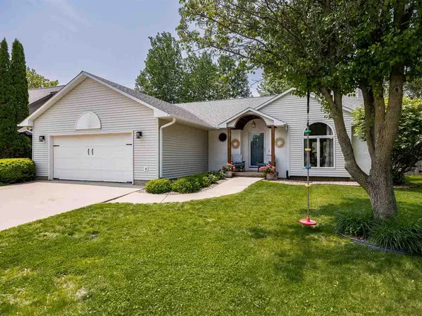 21 Heron Cir, Iowa City, IA 52245